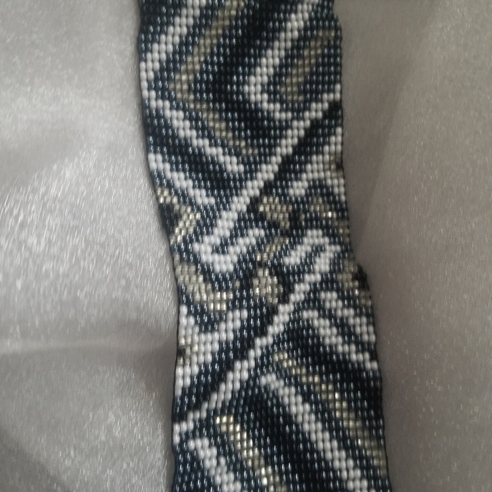 Handmade beaded bracelet - Picture 3 of 3